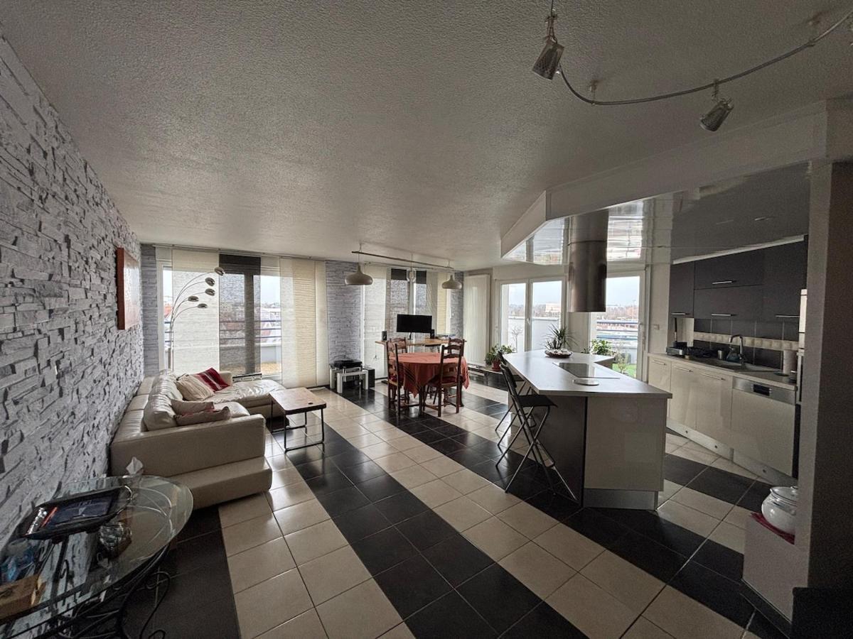 Attique Avec Terrasse - Zenith & Centre-ville Apartment *