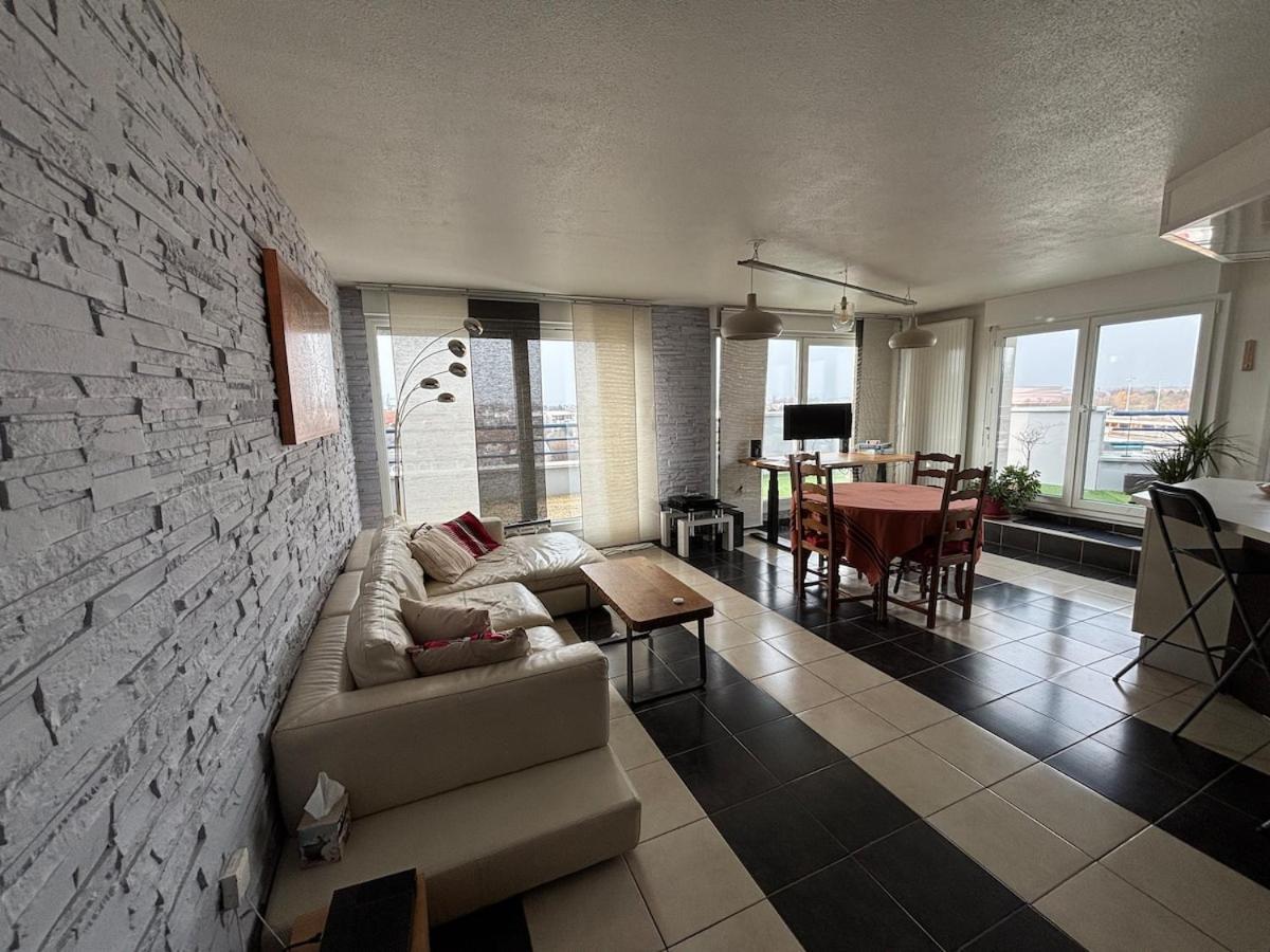 Attique Avec Terrasse - Zenith & Centre-ville Apartment *